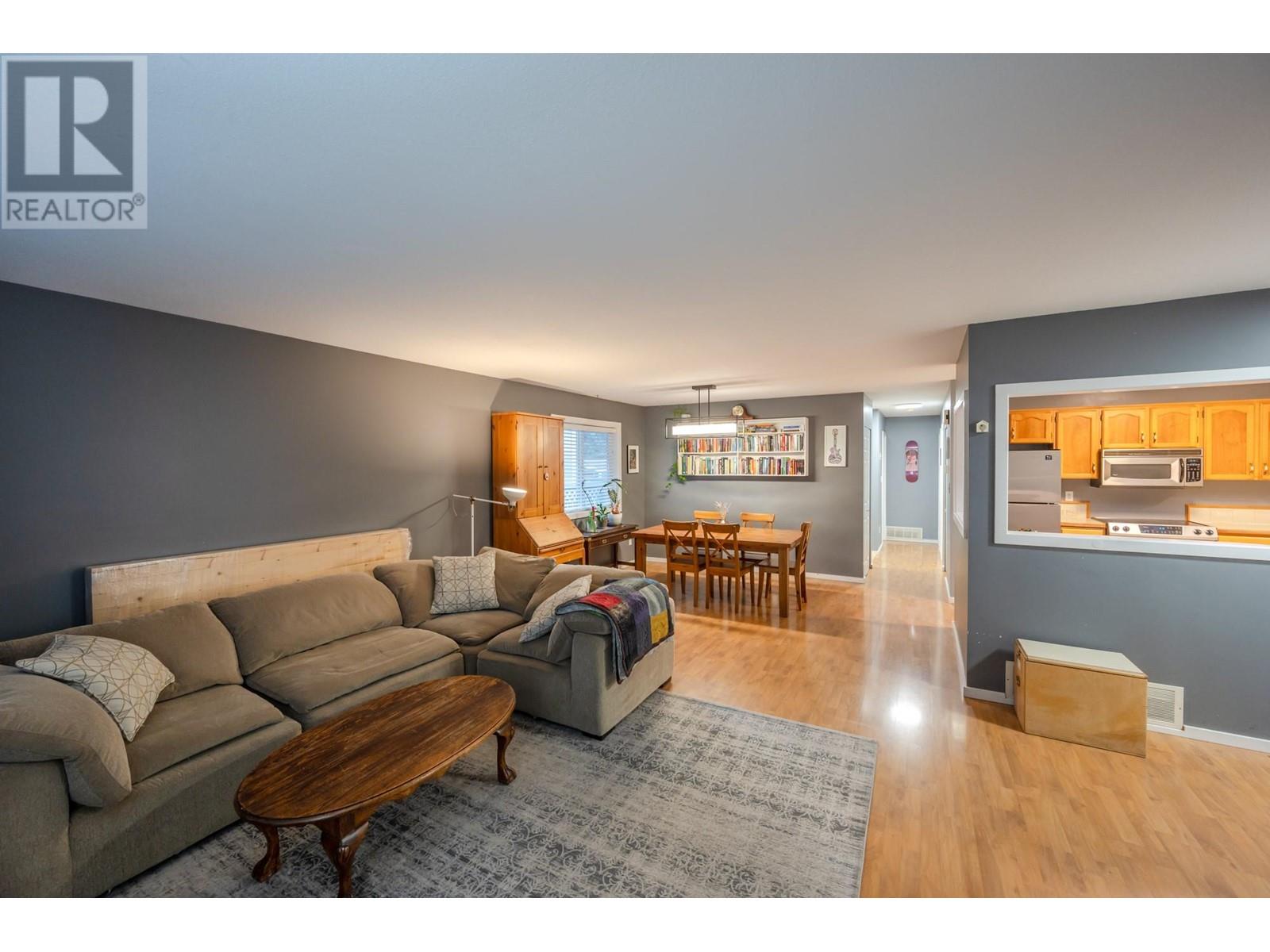 181 Wade Avenue W, Penticton, British Columbia  V2A 1T7 - Photo 3 - 10341196