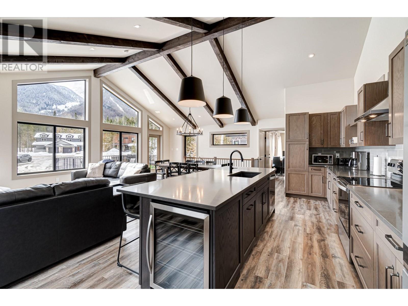 5545 Currie Bowl Way, Fernie, British Columbia  V0B 1M6 - Photo 14 - 10340544