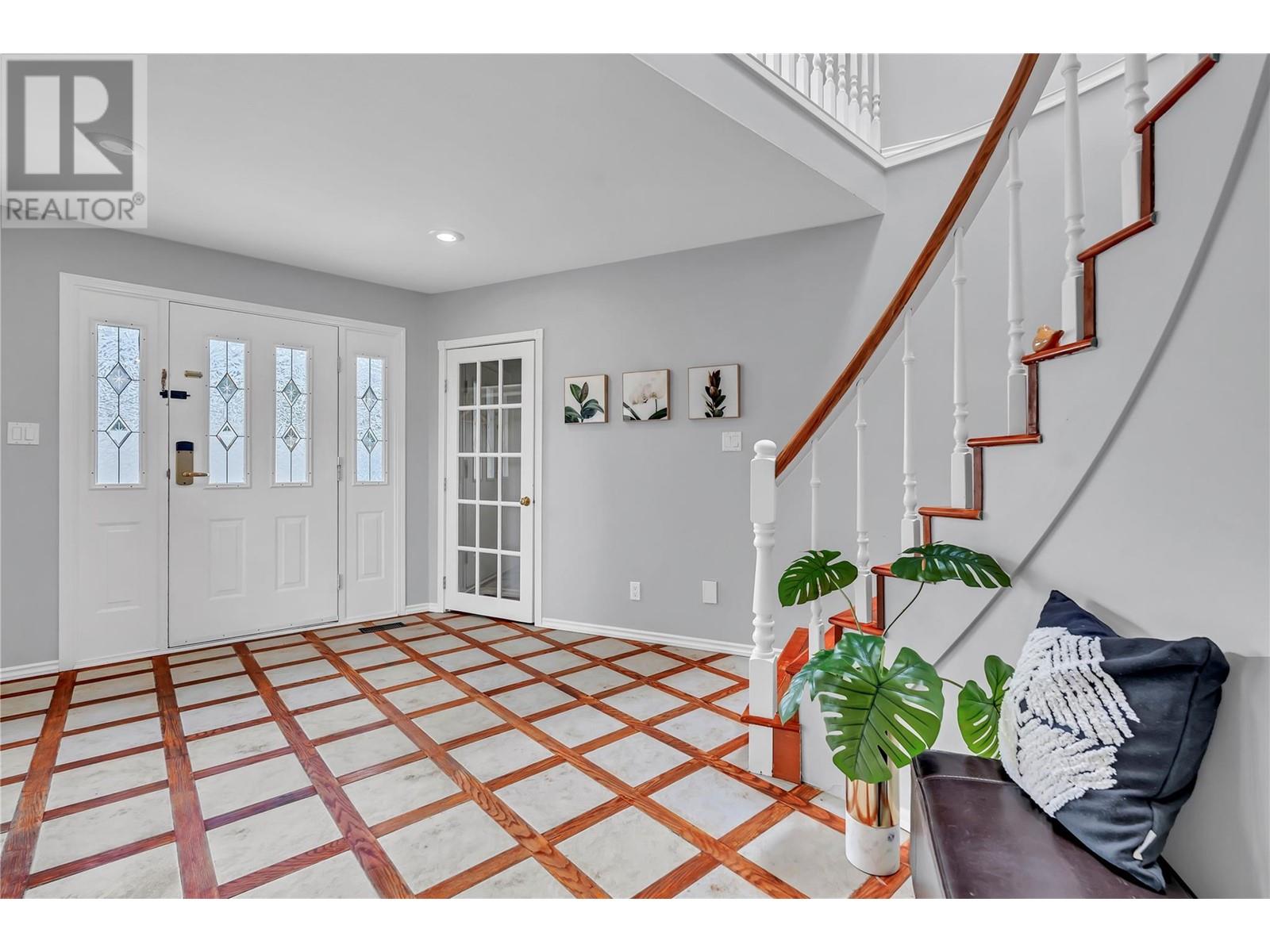 152 Mccauley Place, Penticton, British Columbia  V2A 7Z9 - Photo 3 - 10341235