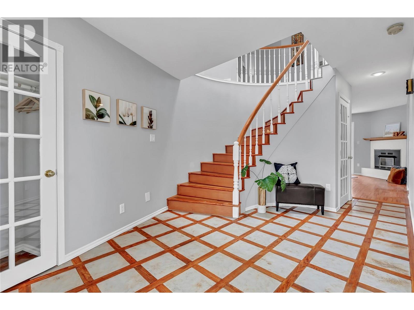 152 Mccauley Place, Penticton, British Columbia  V2A 7Z9 - Photo 4 - 10341235