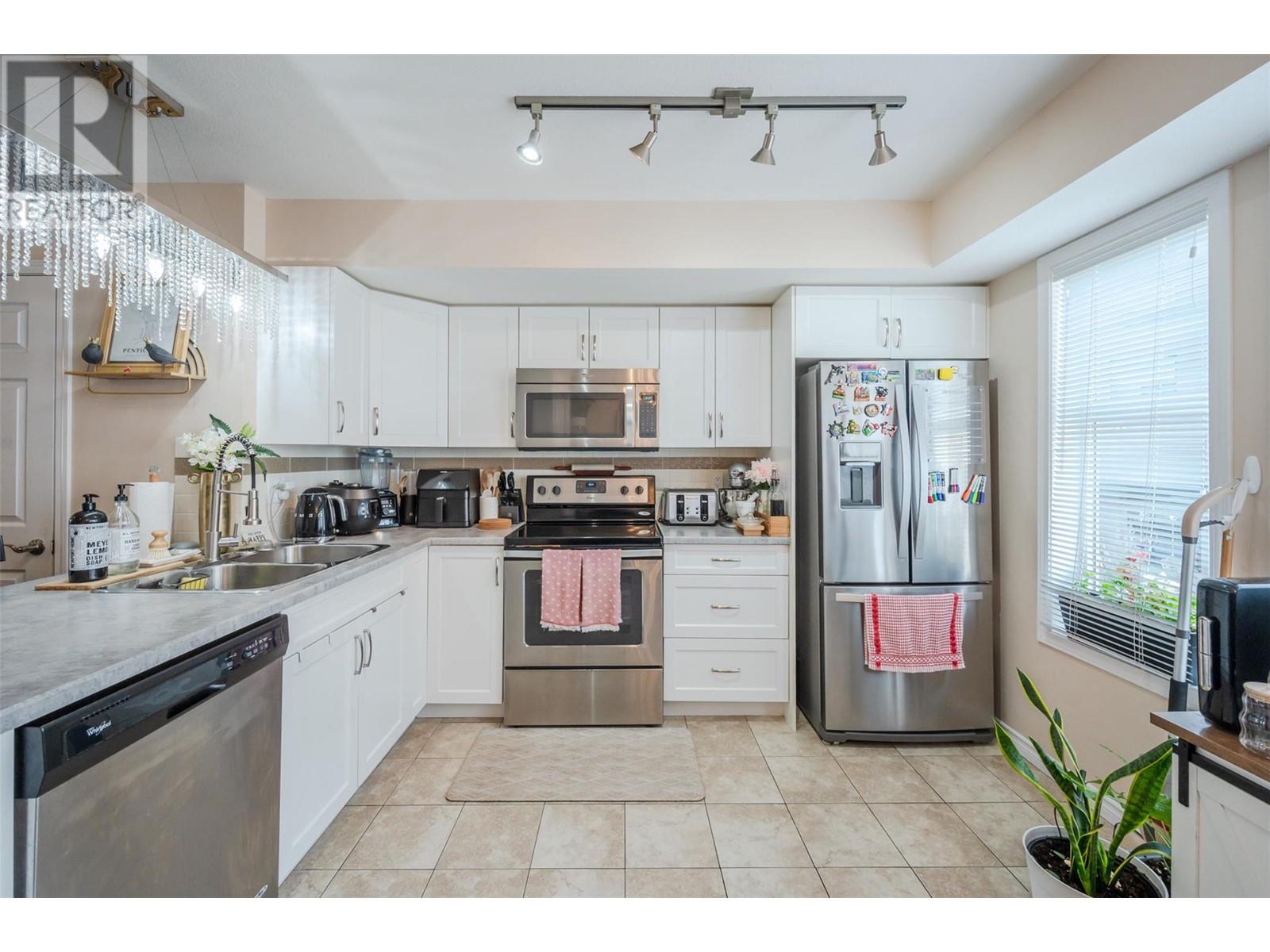 3363 Wilson Street Unit# 143, Penticton, British Columbia  V2A 8E3 - Photo 6 - 10340367