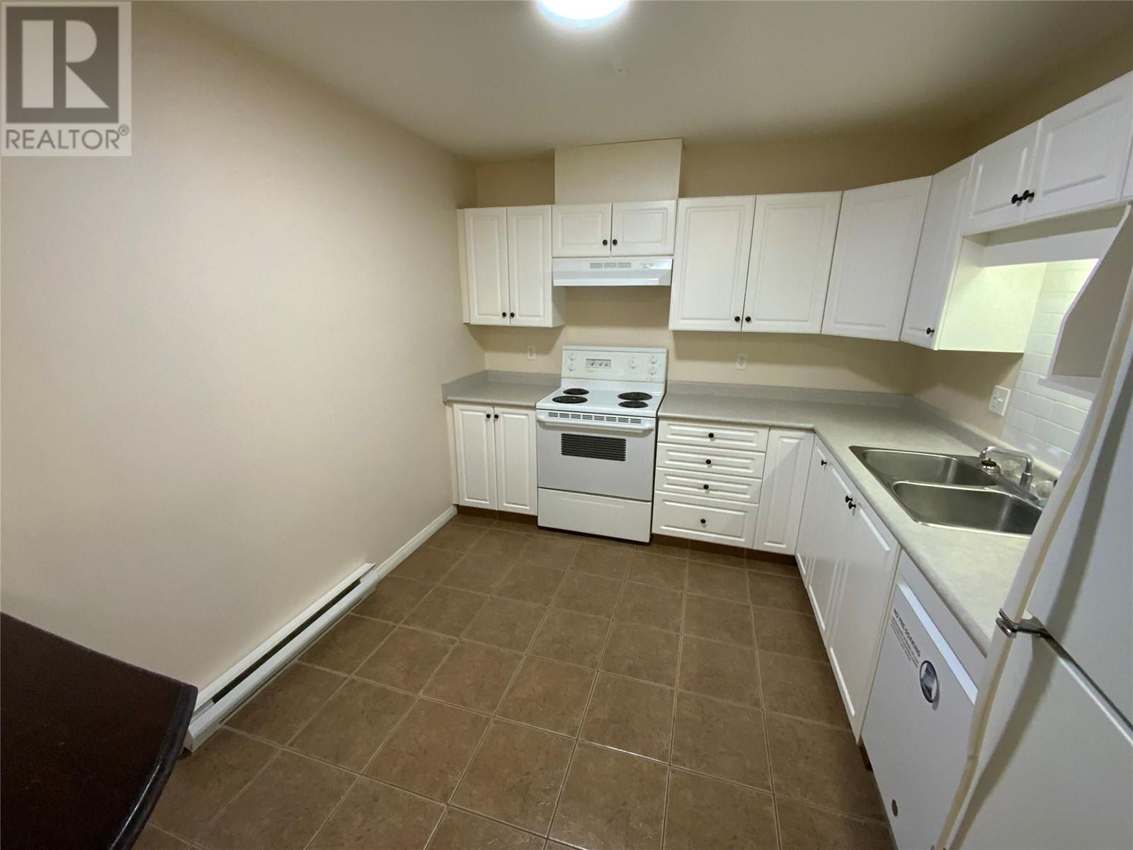 329 Rigsby Street Unit# 102, Penticton, British Columbia  V2A 1V6 - Photo 3 - 10341382