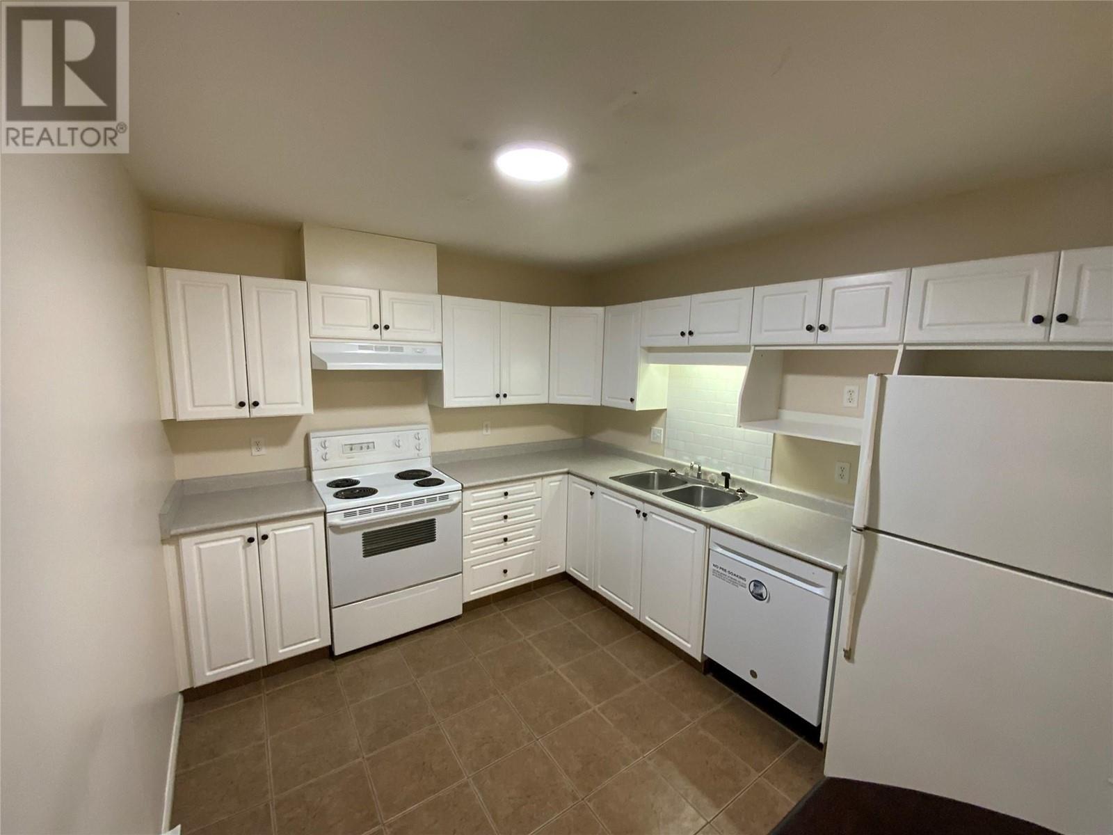 329 Rigsby Street Unit# 102, Penticton, British Columbia  V2A 1V6 - Photo 4 - 10341382