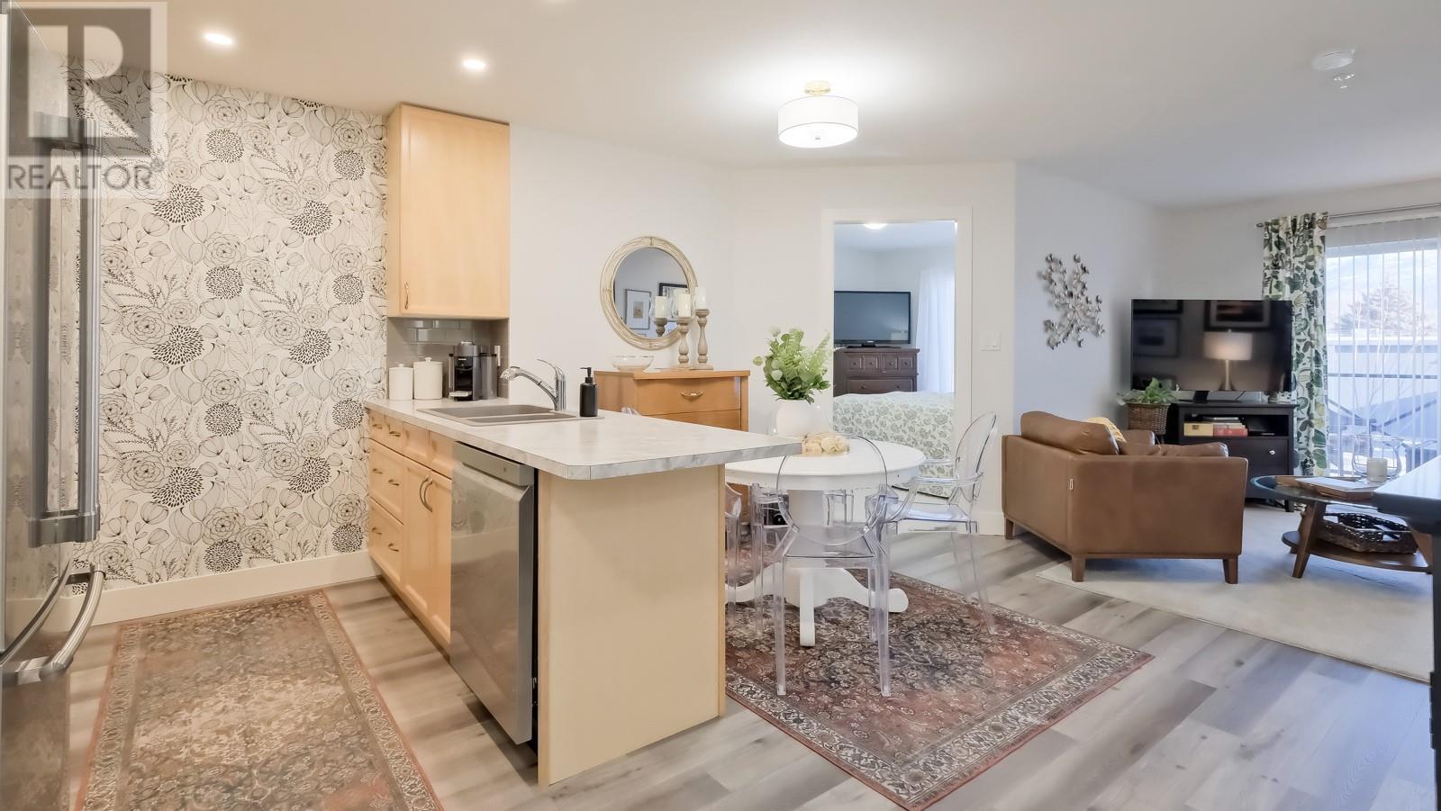 246 Hastings Avenue Unit# 209, Penticton, British Columbia  V2A 2V6 - Photo 1 - 10341465