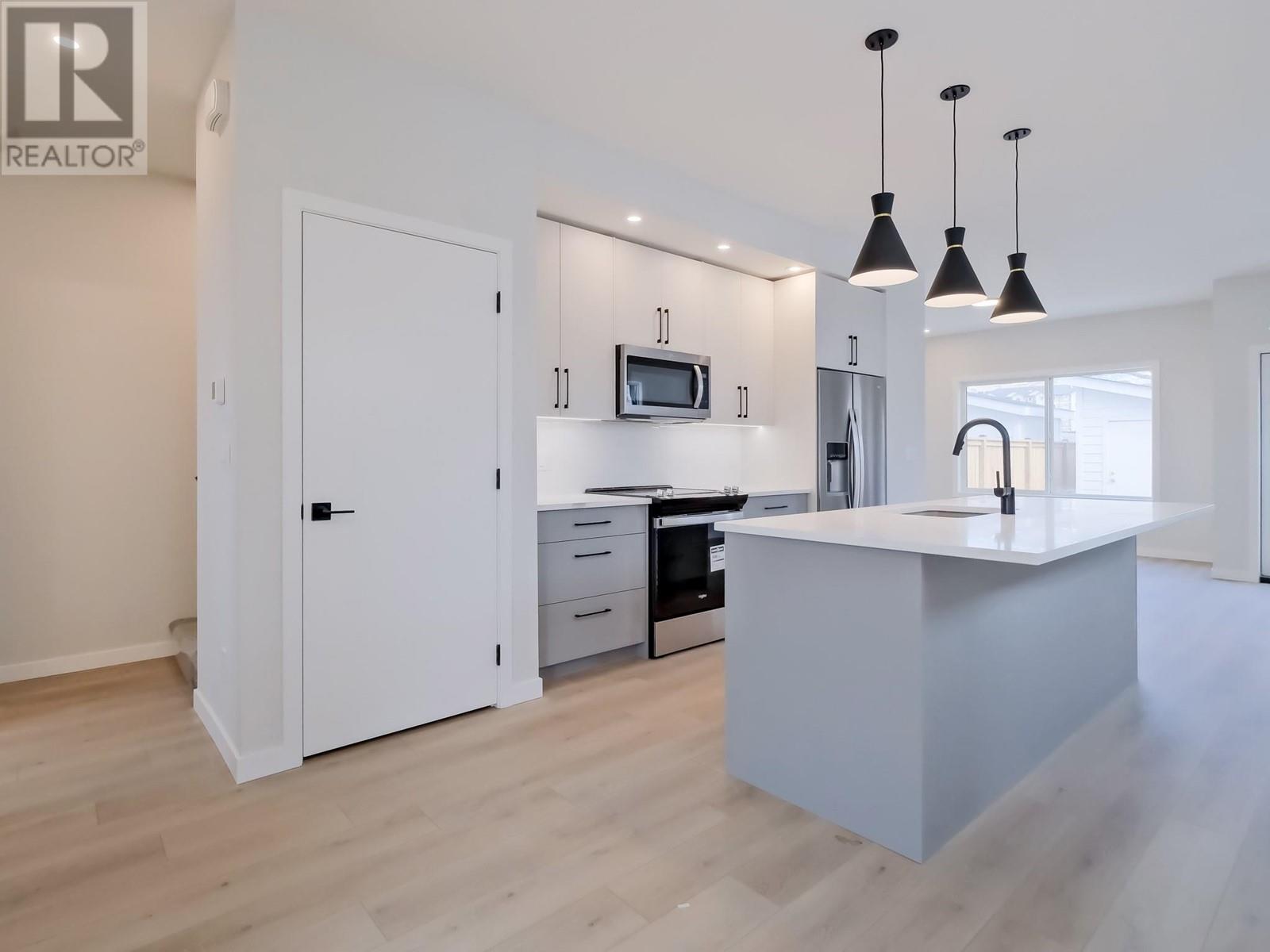 275 Kinney Avenue Unit# 103, Penticton, British Columbia  V2A 3P3 - Photo 4 - 10341468