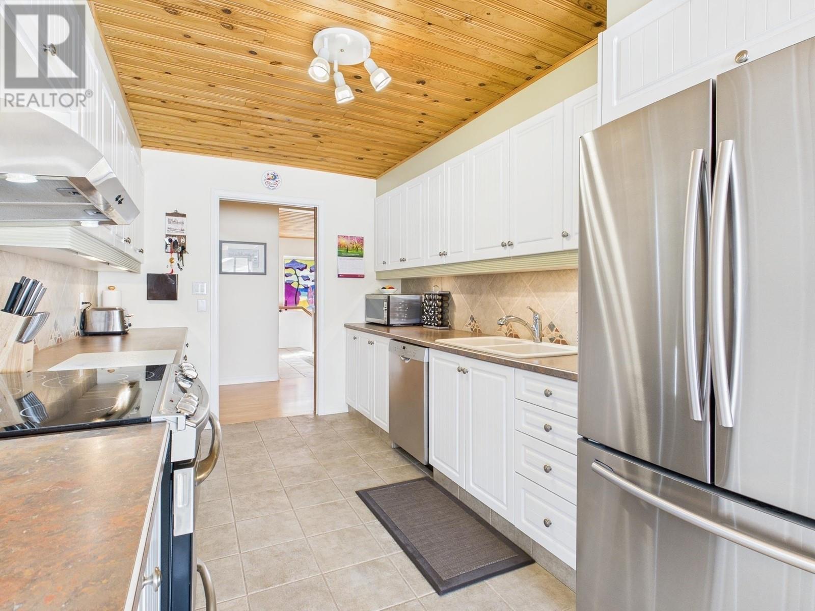 4007 Lobelia Drive, Osoyoos, British Columbia  V0H 1V1 - Photo 3 - 10341286