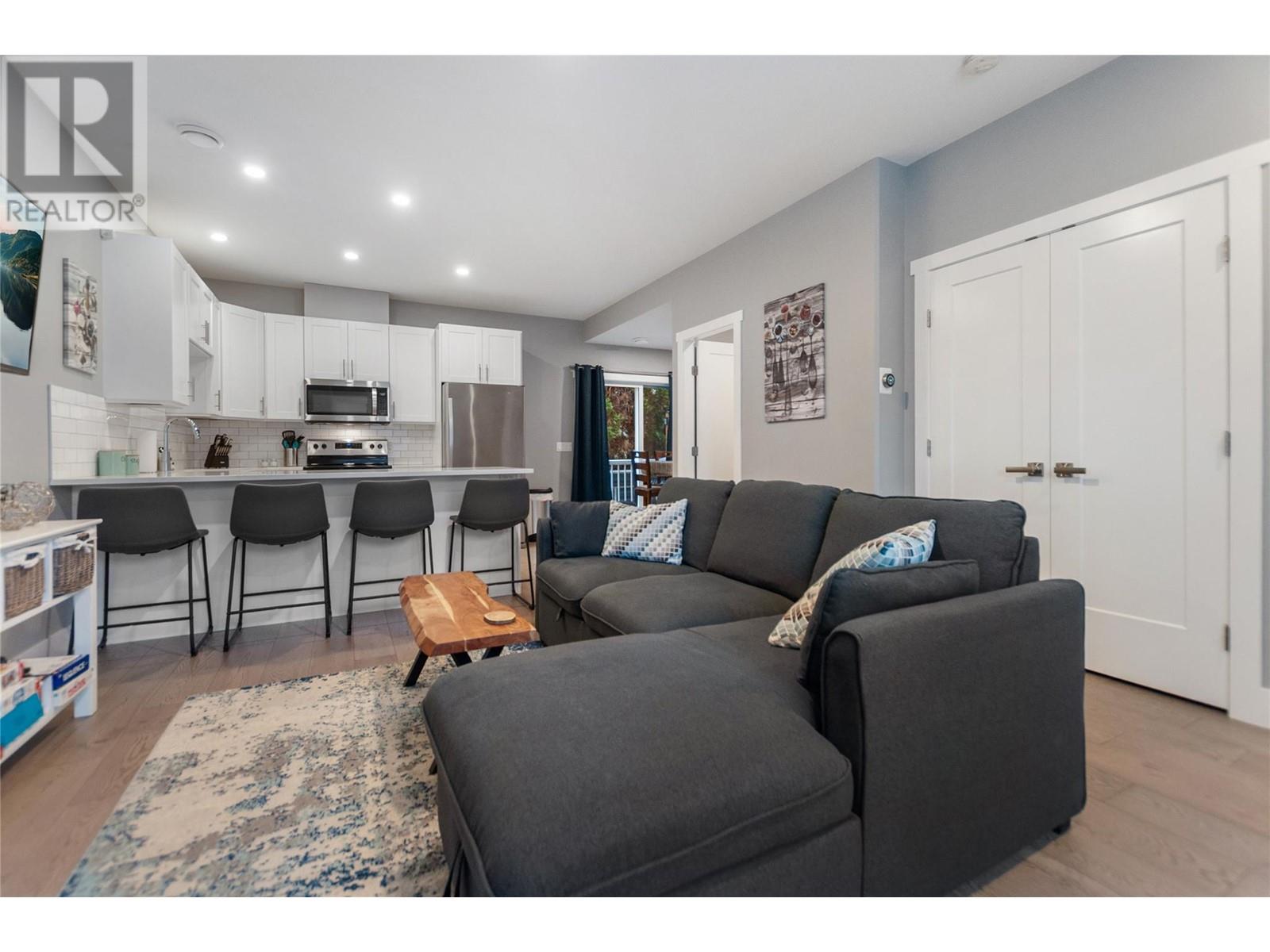 1087 Dynes Avenue Unit# 102, Penticton, British Columbia  V2A 1E9 - Photo 2 - 10341508