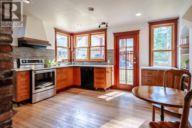 305 Bellevue Street, New Denver, British Columbia  V0G 1S0 - Photo 11 - 10341555