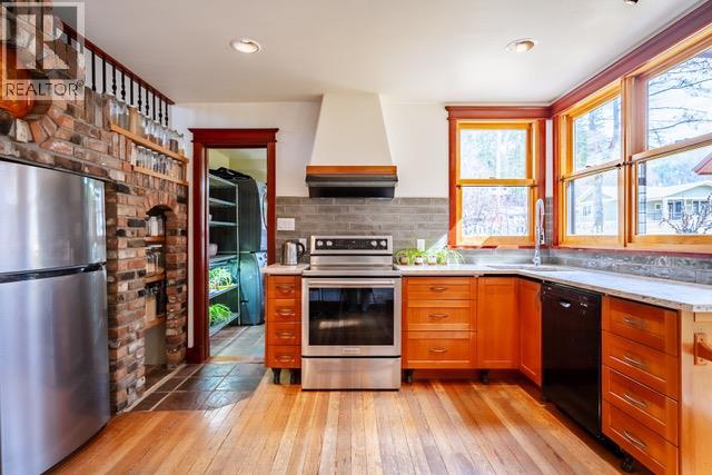 305 Bellevue Street, New Denver, British Columbia  V0G 1S0 - Photo 12 - 10341555