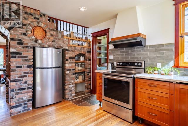 305 Bellevue Street, New Denver, British Columbia  V0G 1S0 - Photo 13 - 10341555