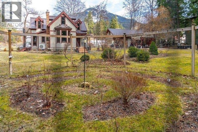 305 Bellevue Street, New Denver, British Columbia  V0G 1S0 - Photo 40 - 10341555