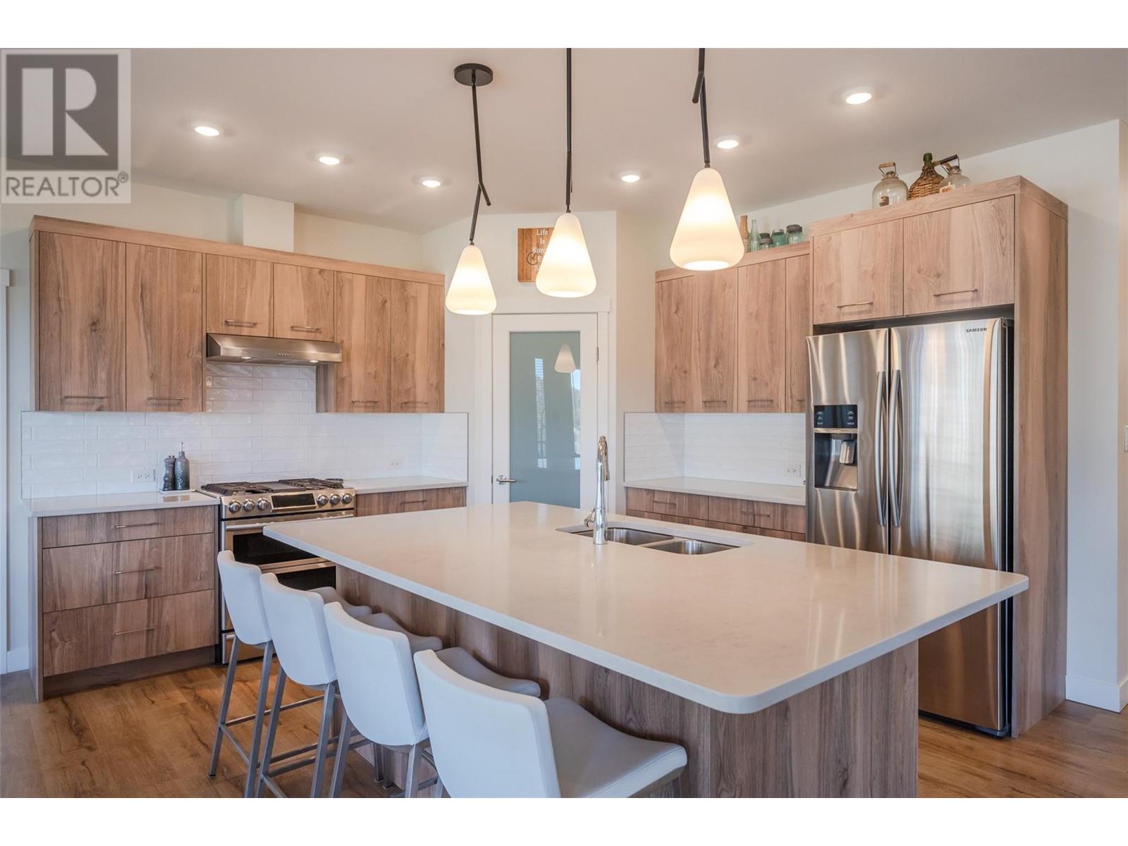 2101 Lawrence Avenue, Penticton, British Columbia  V2A 9G6 - Photo 22 - 10341611