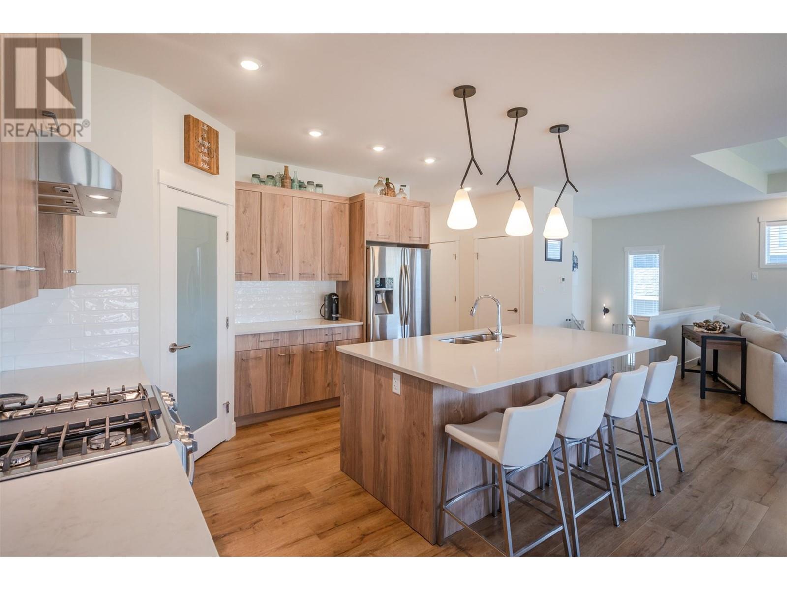 2101 Lawrence Avenue, Penticton, British Columbia  V2A 9G6 - Photo 24 - 10341611