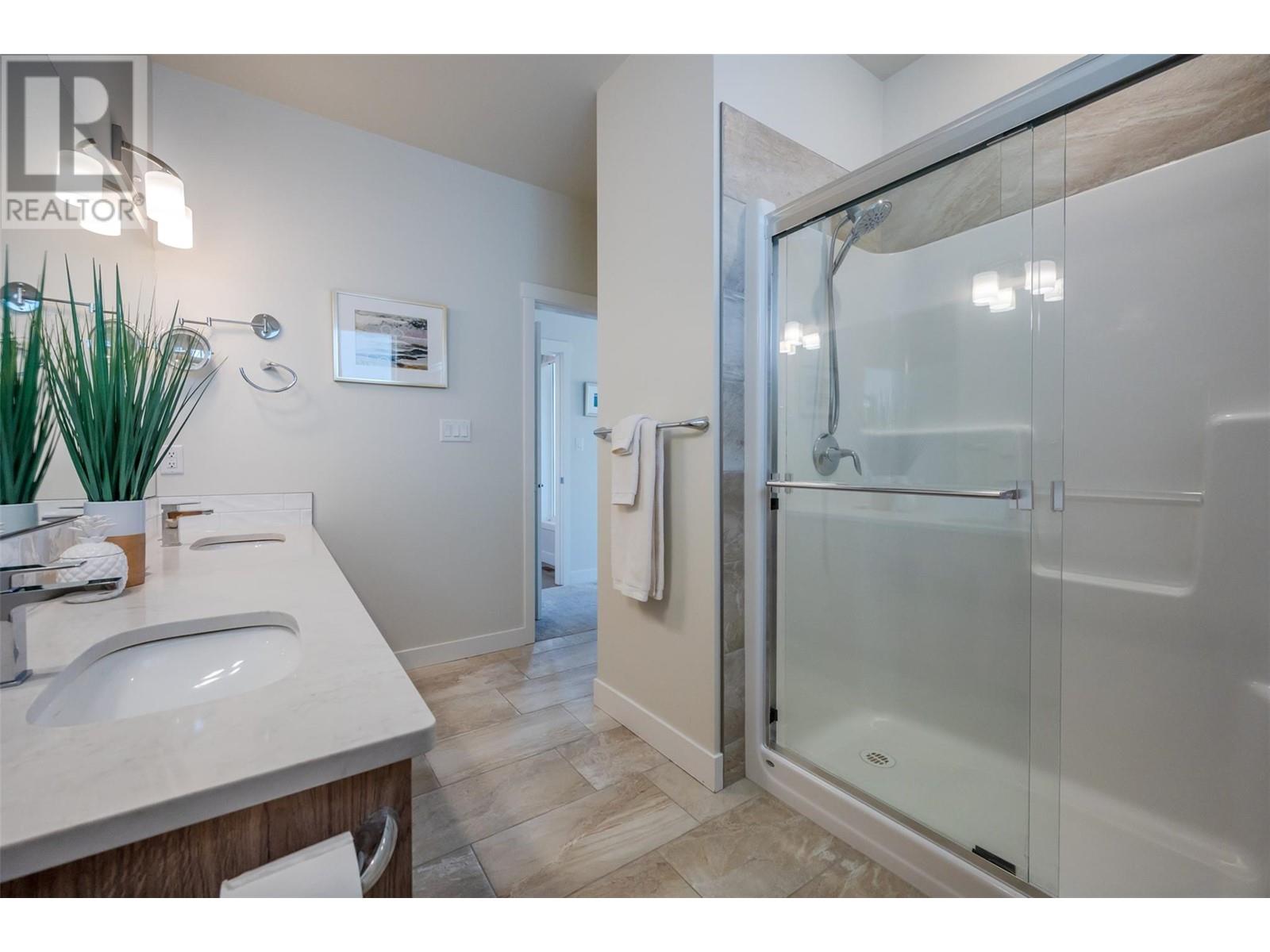 2101 Lawrence Avenue, Penticton, British Columbia  V2A 9G6 - Photo 33 - 10341611