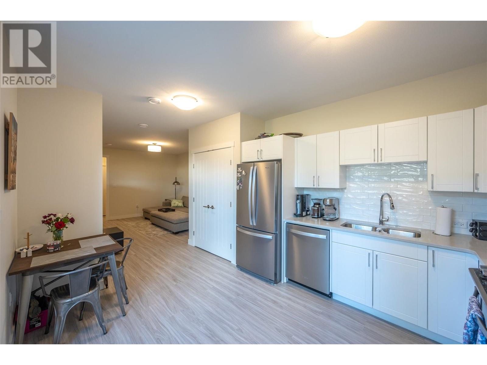 2101 Lawrence Avenue, Penticton, British Columbia  V2A 9G6 - Photo 73 - 10341611