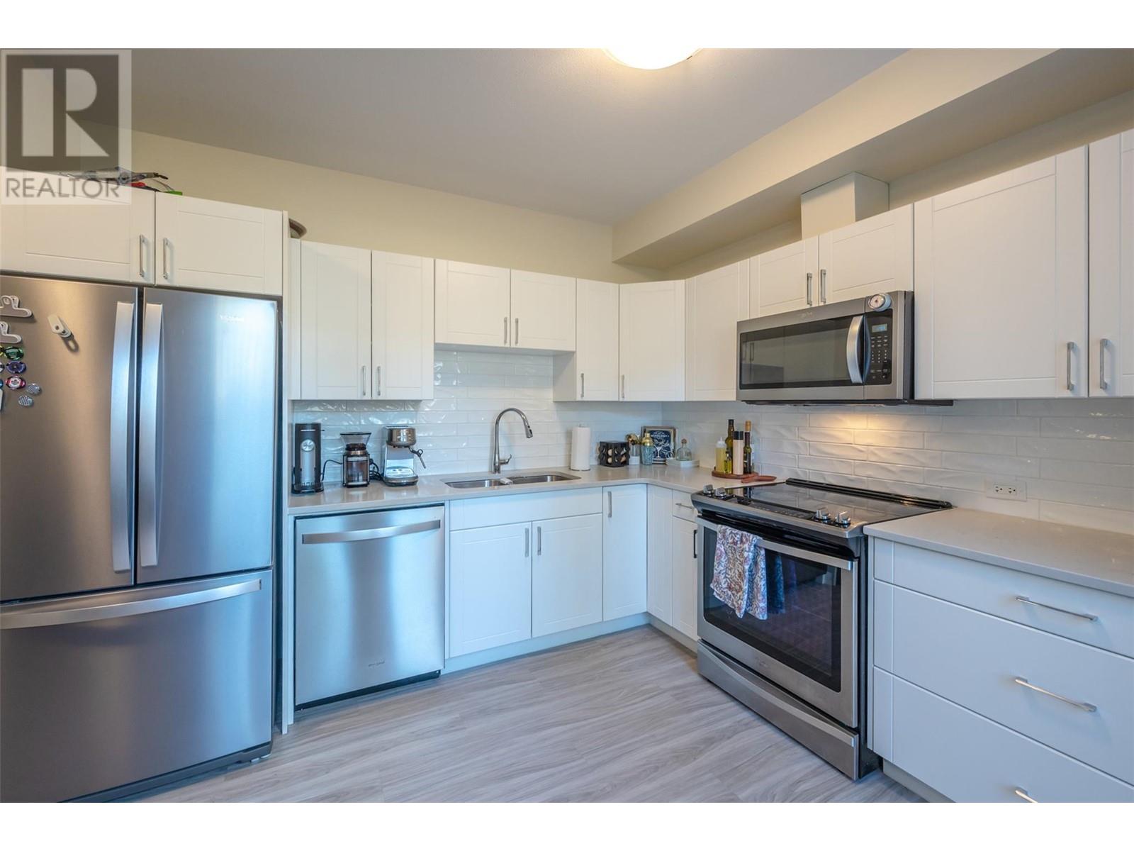 2101 Lawrence Avenue, Penticton, British Columbia  V2A 9G6 - Photo 74 - 10341611