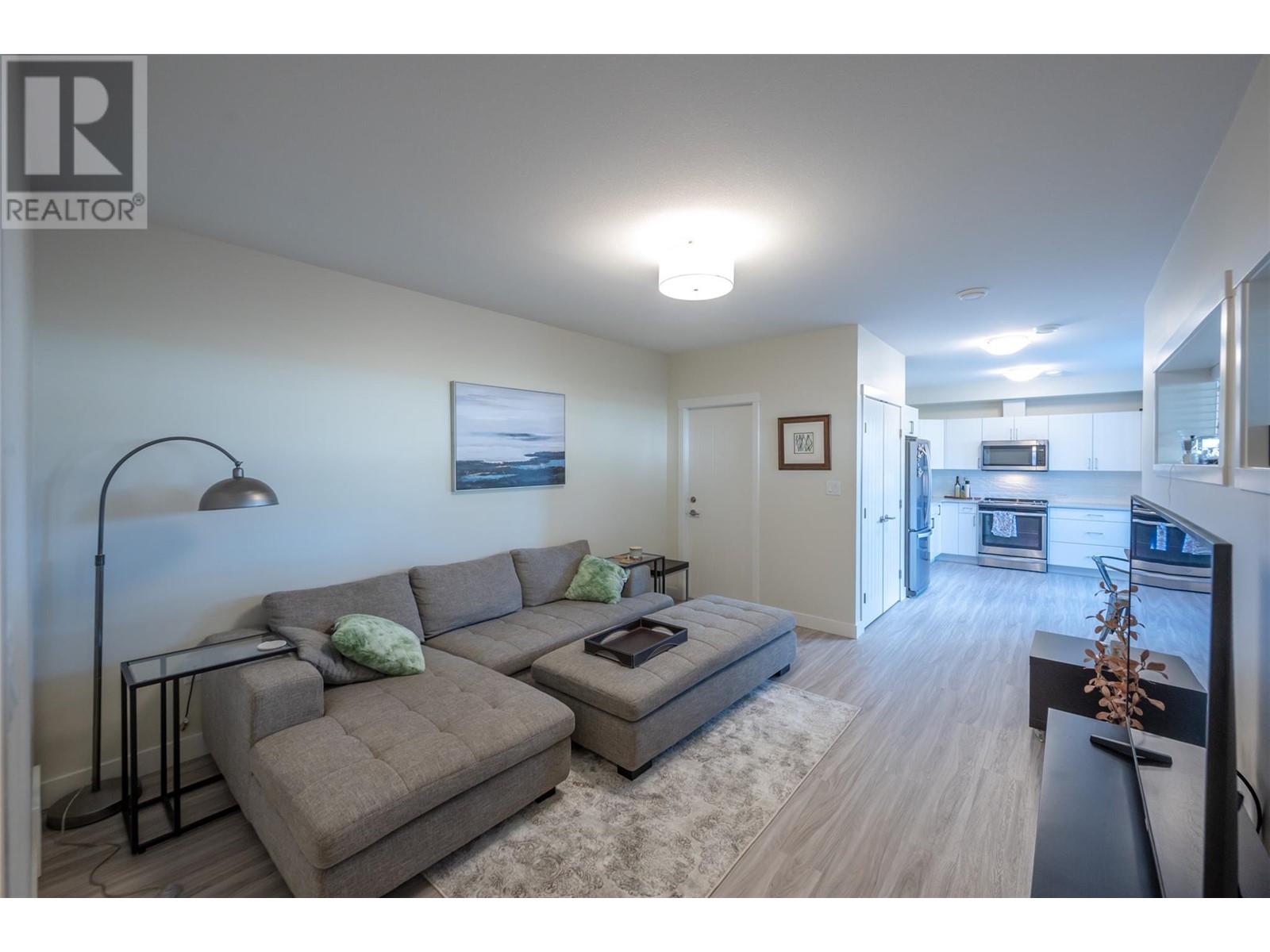2101 Lawrence Avenue, Penticton, British Columbia  V2A 9G6 - Photo 78 - 10341611