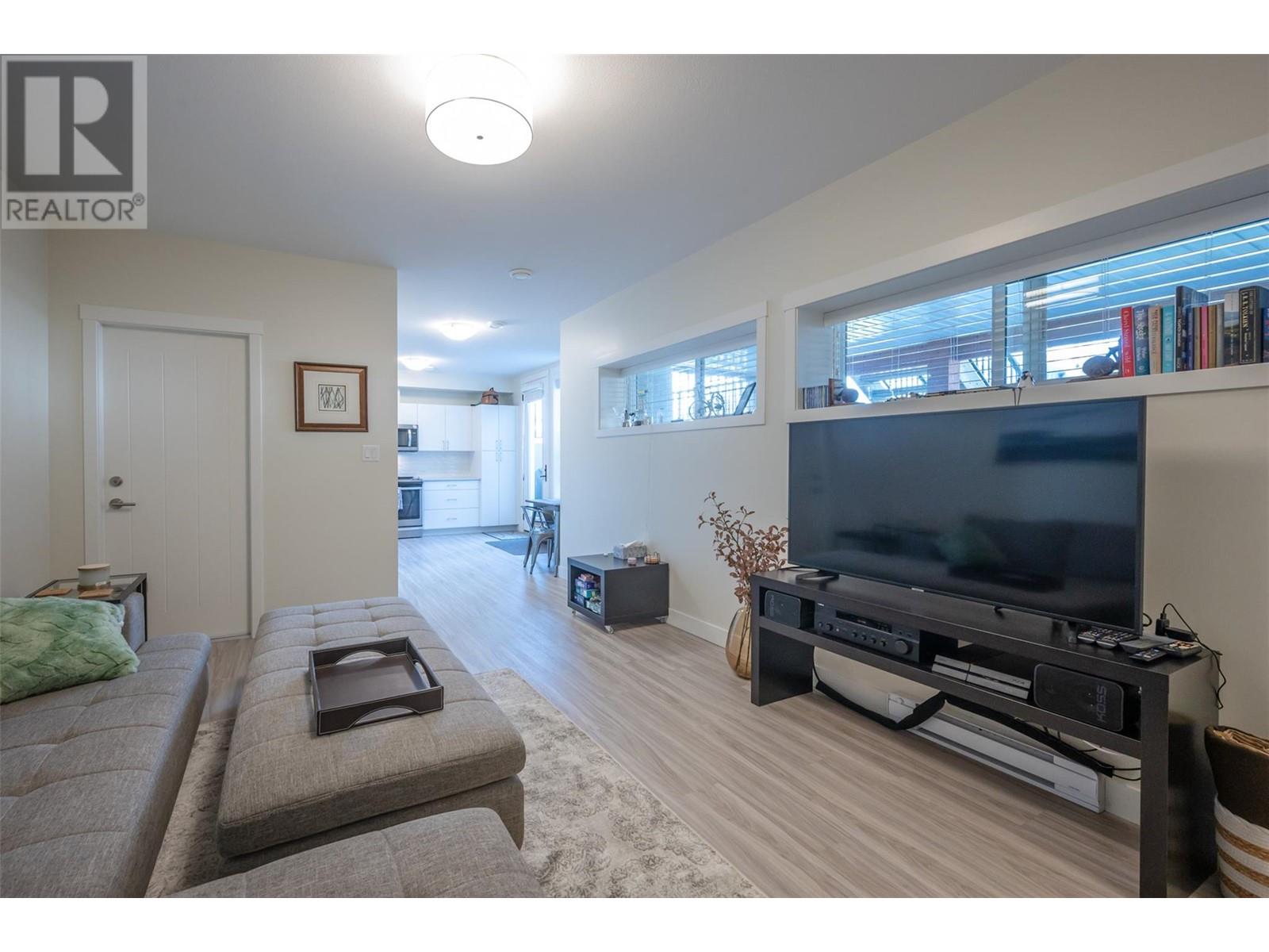 2101 Lawrence Avenue, Penticton, British Columbia  V2A 9G6 - Photo 79 - 10341611