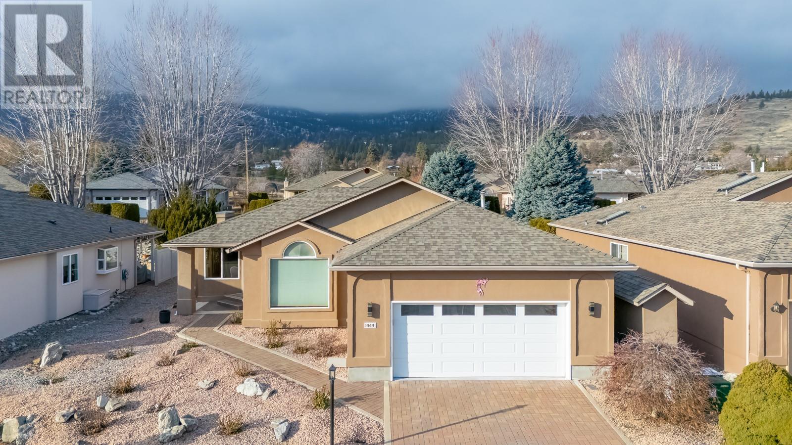 444 Ridge Place, Penticton, British Columbia  V2A 8N7 - Photo 1 - 10341653