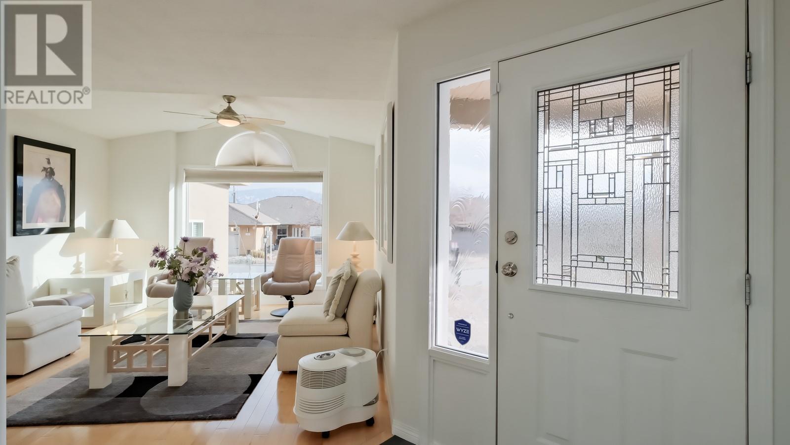 444 Ridge Place, Penticton, British Columbia  V2A 8N7 - Photo 6 - 10341653