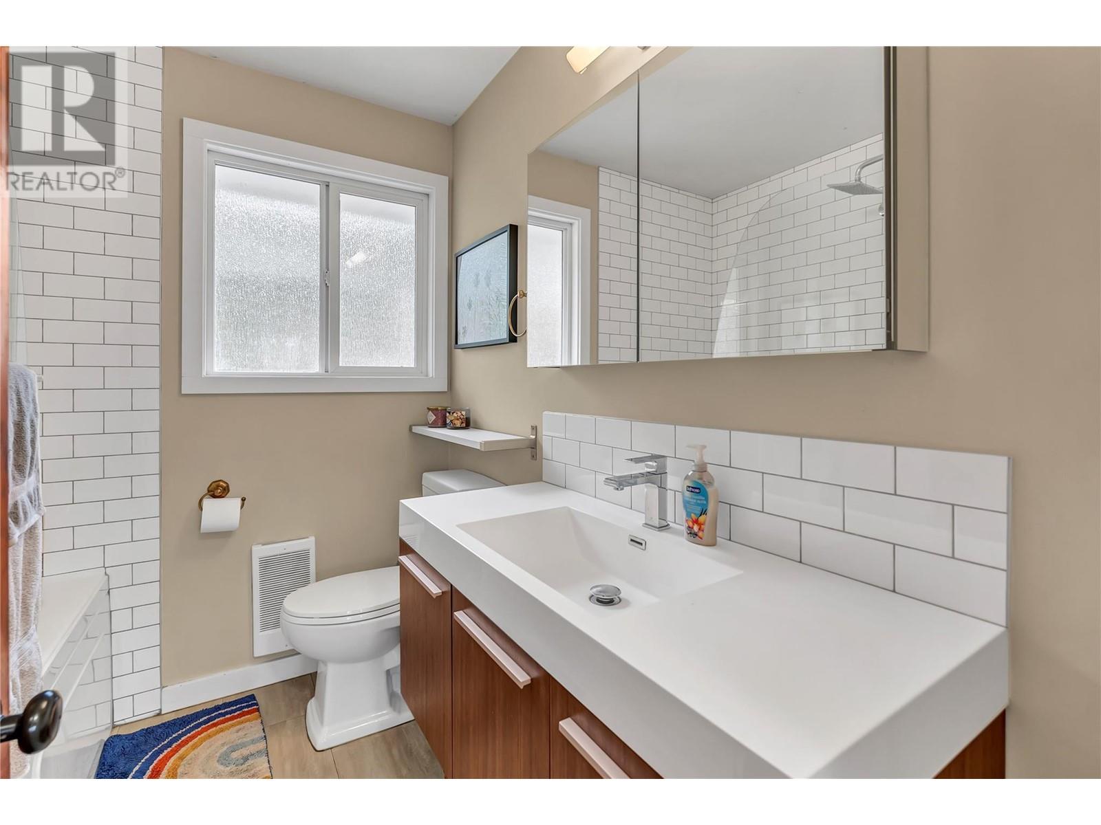 4444 Sage Mesa Drive, Penticton, British Columbia  V2A 9A3 - Photo 13 - 10341292