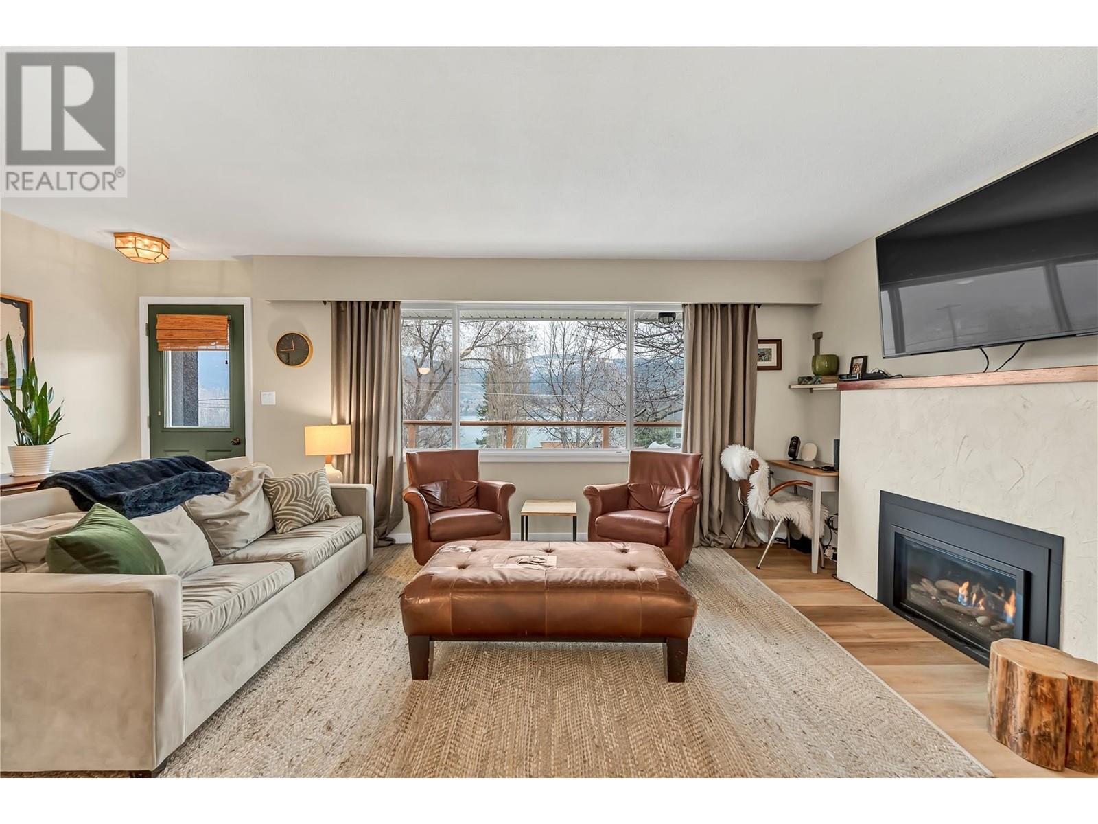 4444 Sage Mesa Drive, Penticton, British Columbia  V2A 9A3 - Photo 3 - 10341292