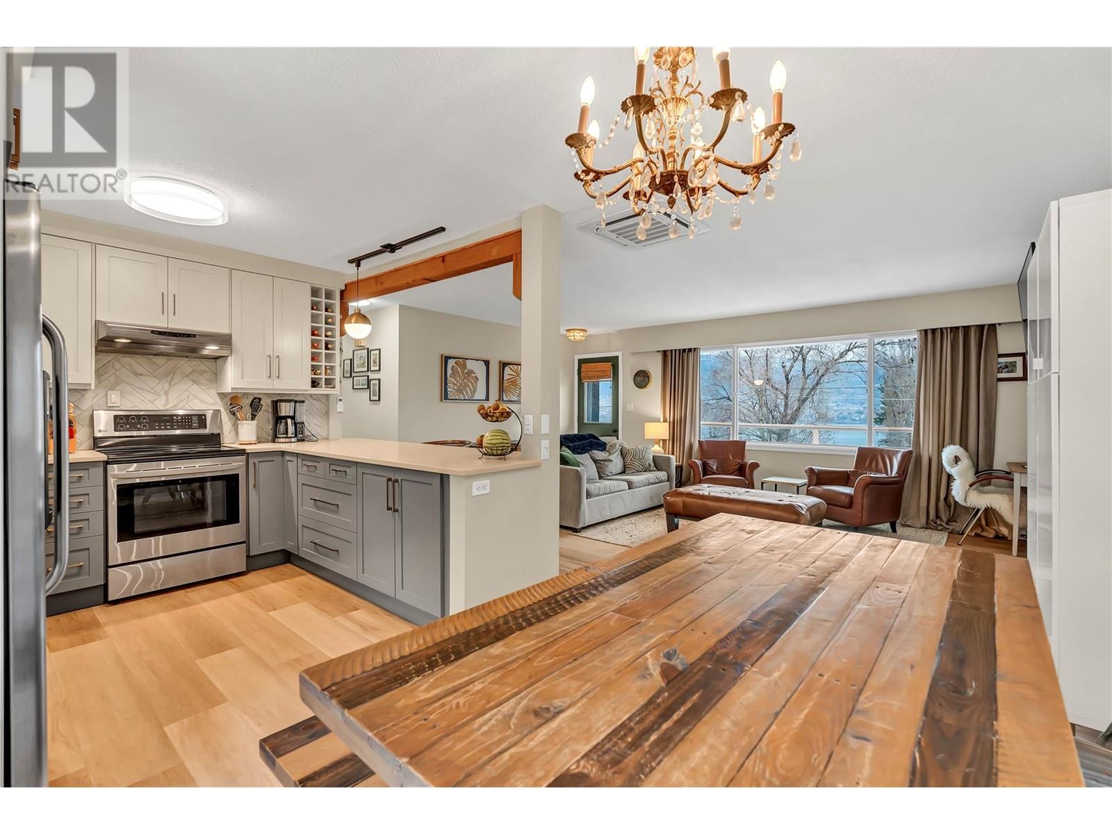 4444 Sage Mesa Drive, Penticton, British Columbia  V2A 9A3 - Photo 9 - 10341292