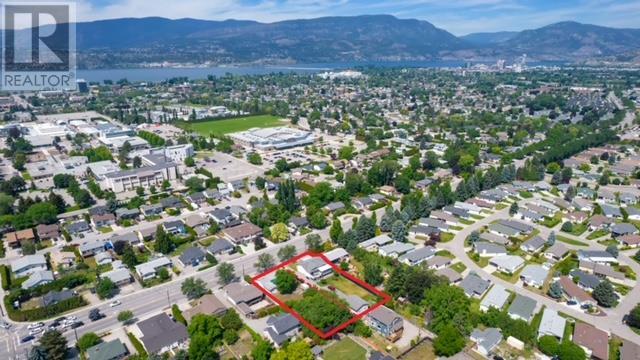 3029 Gordon Drive, Kelowna, British Columbia  V1W 3R1 - Photo 4 - 10341685