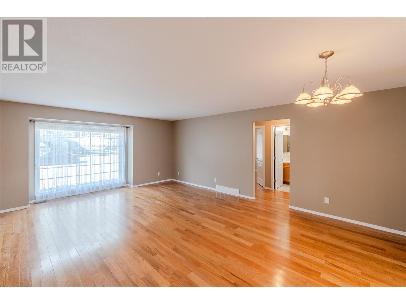 612 Red Wing Drive, Penticton, British Columbia  V2A 8N7 - Photo 4 - 10341800