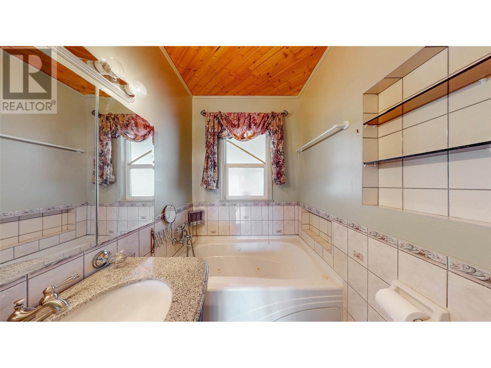 5944 Nicola Street, Oliver, British Columbia  V0H 1T0 - Photo 13 - 10341614