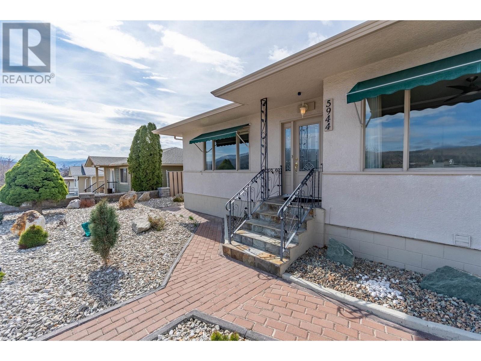 5944 Nicola Street, Oliver, British Columbia  V0H 1T0 - Photo 2 - 10341614