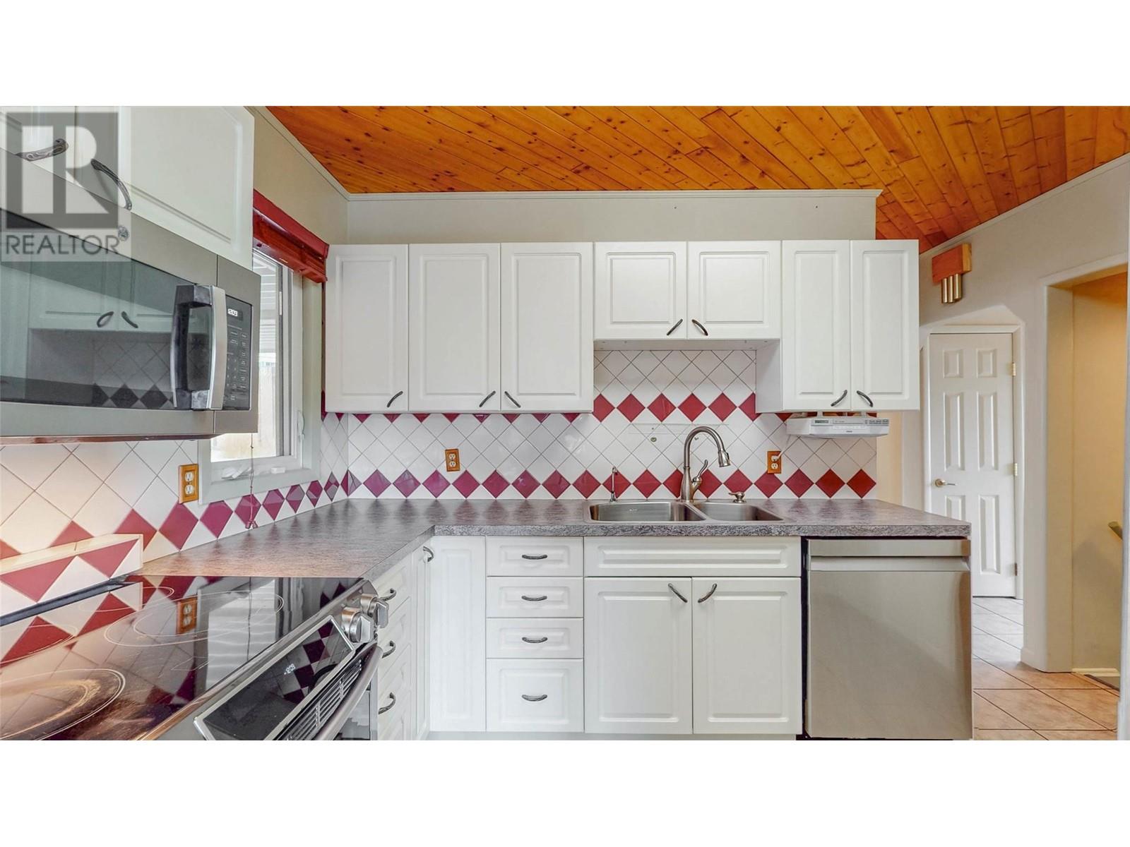 5944 Nicola Street, Oliver, British Columbia  V0H 1T0 - Photo 9 - 10341614
