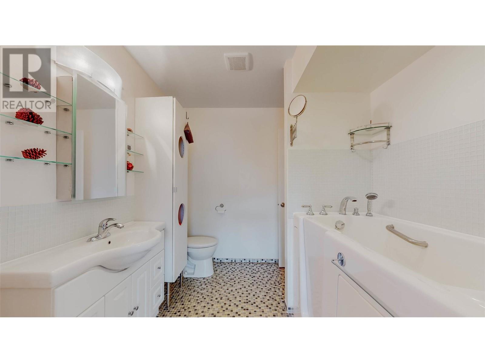 8029 Vedette Drive, Osoyoos, British Columbia  V0H 1V2 - Photo 18 - 10339598
