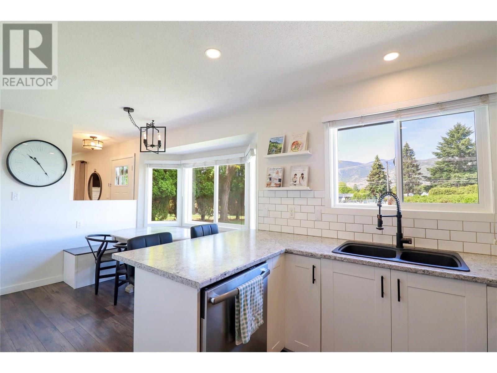 158 Parmley Place, Penticton, British Columbia  V2A 7G4 - Photo 10 - 10341546