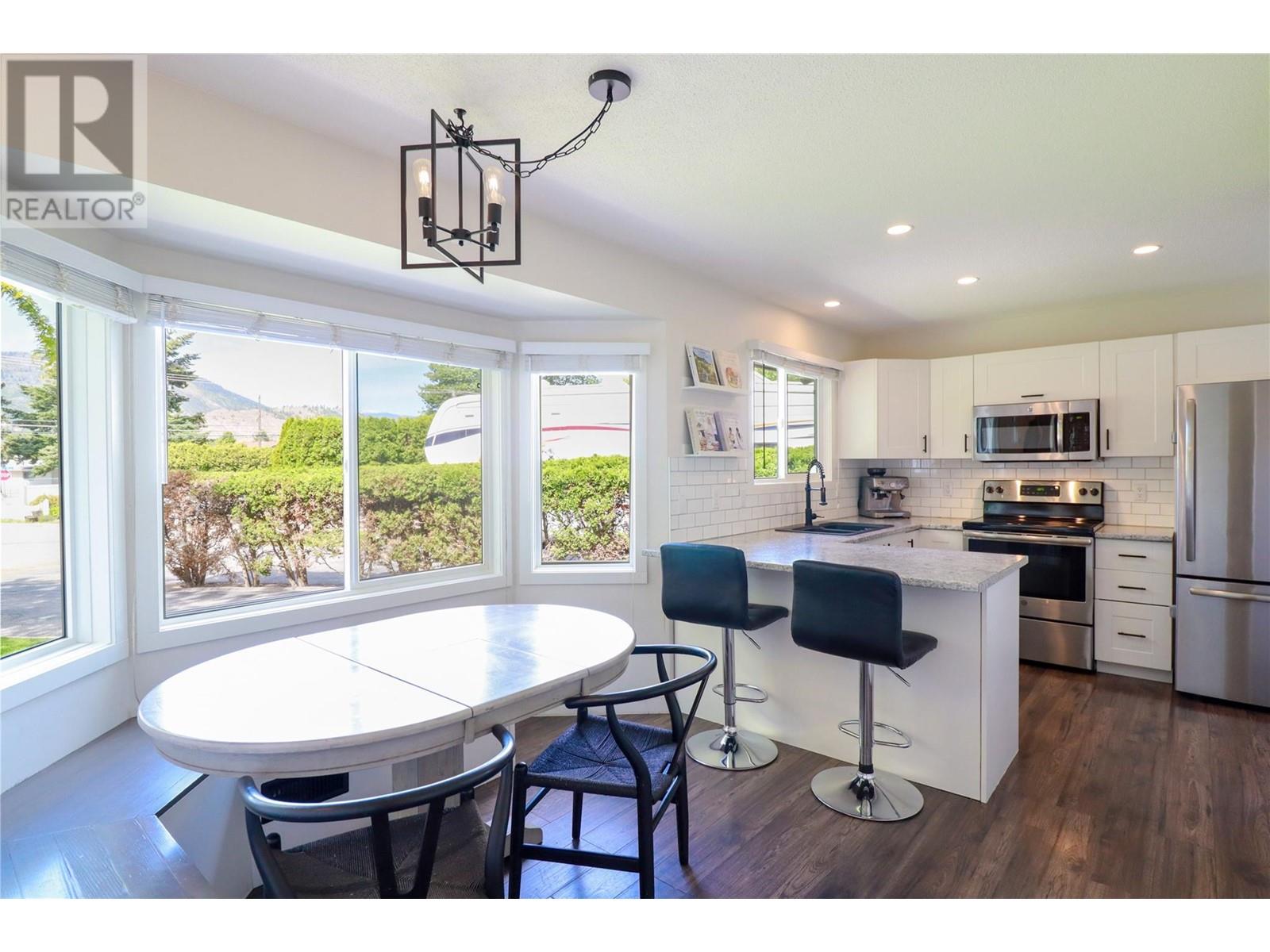 158 Parmley Place, Penticton, British Columbia  V2A 7G4 - Photo 5 - 10341546