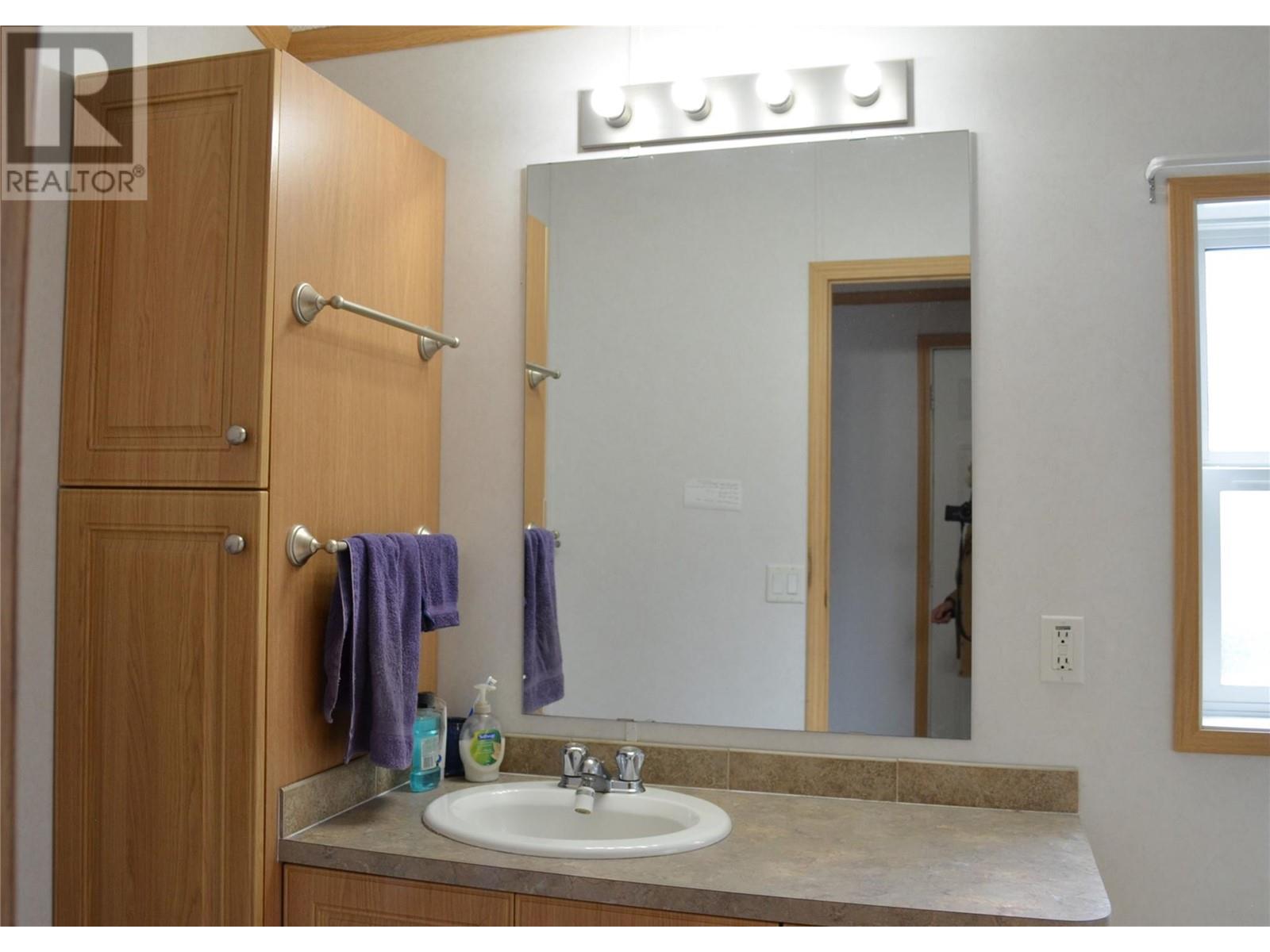 4354 Hwy 3 Highway Unit# 4, Keremeos, British Columbia  V0X 1N1 - Photo 14 - 10341921