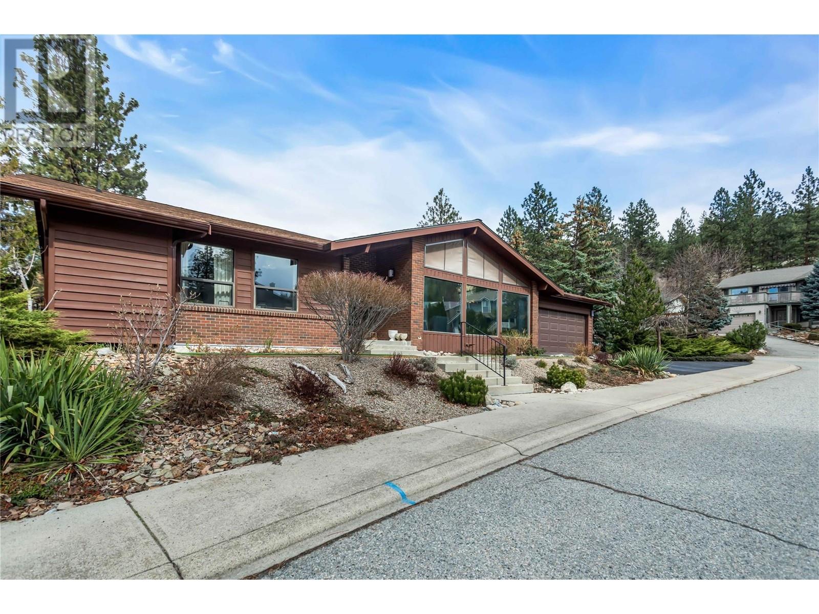 781 Balsam Avenue, Penticton, British Columbia  V2A 7Y8 - Photo 3 - 10342034