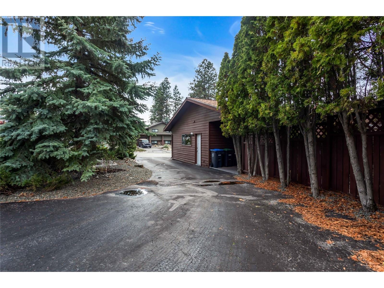 781 Balsam Avenue, Penticton, British Columbia  V2A 7Y8 - Photo 8 - 10342034