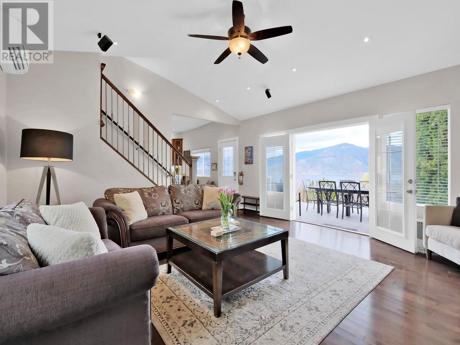 2070 Naramata Road, Penticton, British Columbia  V2A 8T9 - Photo 3 - 10341610