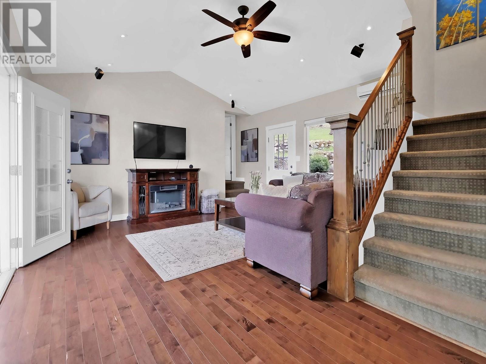 2070 Naramata Road, Penticton, British Columbia  V2A 8T9 - Photo 4 - 10341610