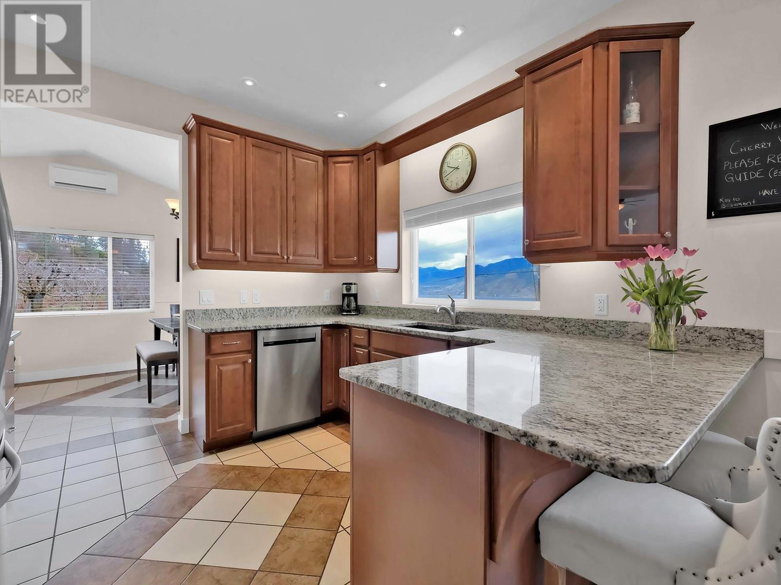 2070 Naramata Road, Penticton, British Columbia  V2A 8T9 - Photo 7 - 10341610