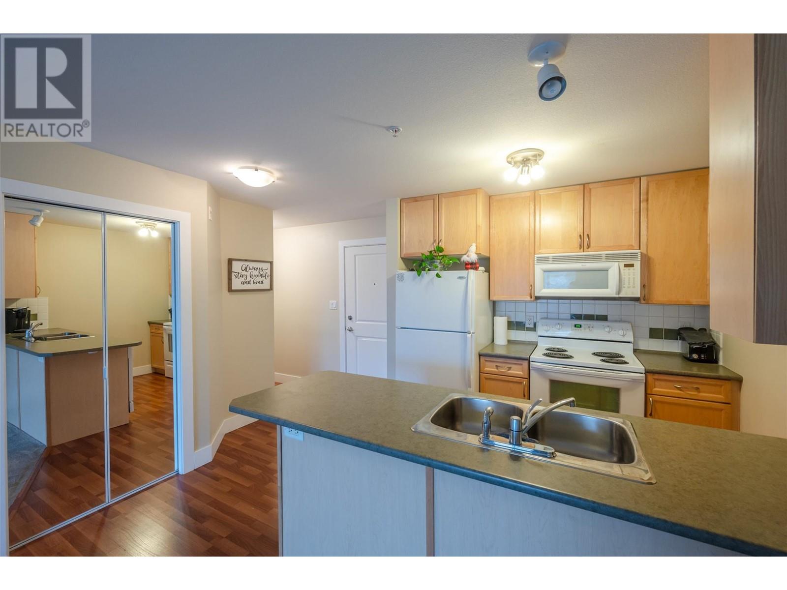246 Hastings Avenue Unit# 306, Penticton, British Columbia  V2A 2V6 - Photo 9 - 10342120