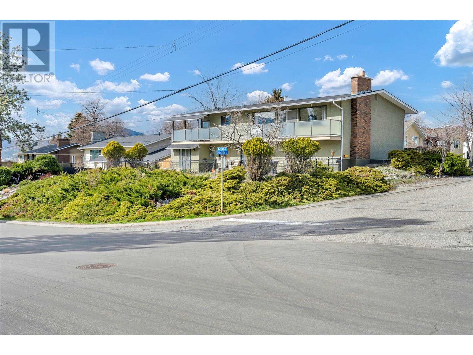 1385 Maccleave Avenue, Penticton, British Columbia  V2A 3E4 - Photo 2 - 10340799