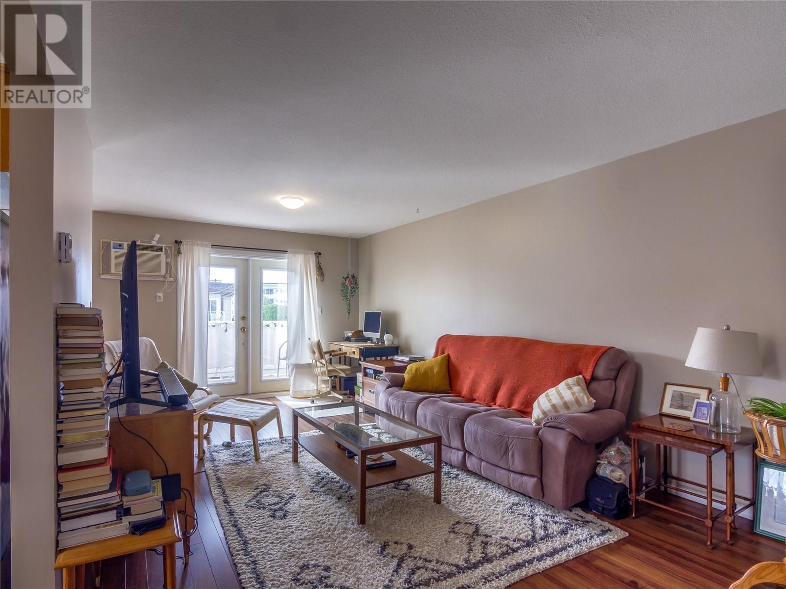197 Roy Avenue, Penticton, British Columbia  V2A 3M8 - Photo 3 - 10342114