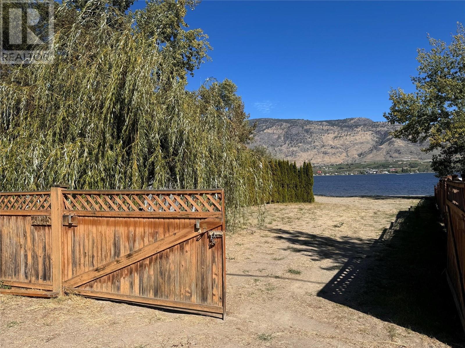 4025 Oleander Drive, Osoyoos, British Columbia  V0H 1V1 - Photo 3 - 10342082