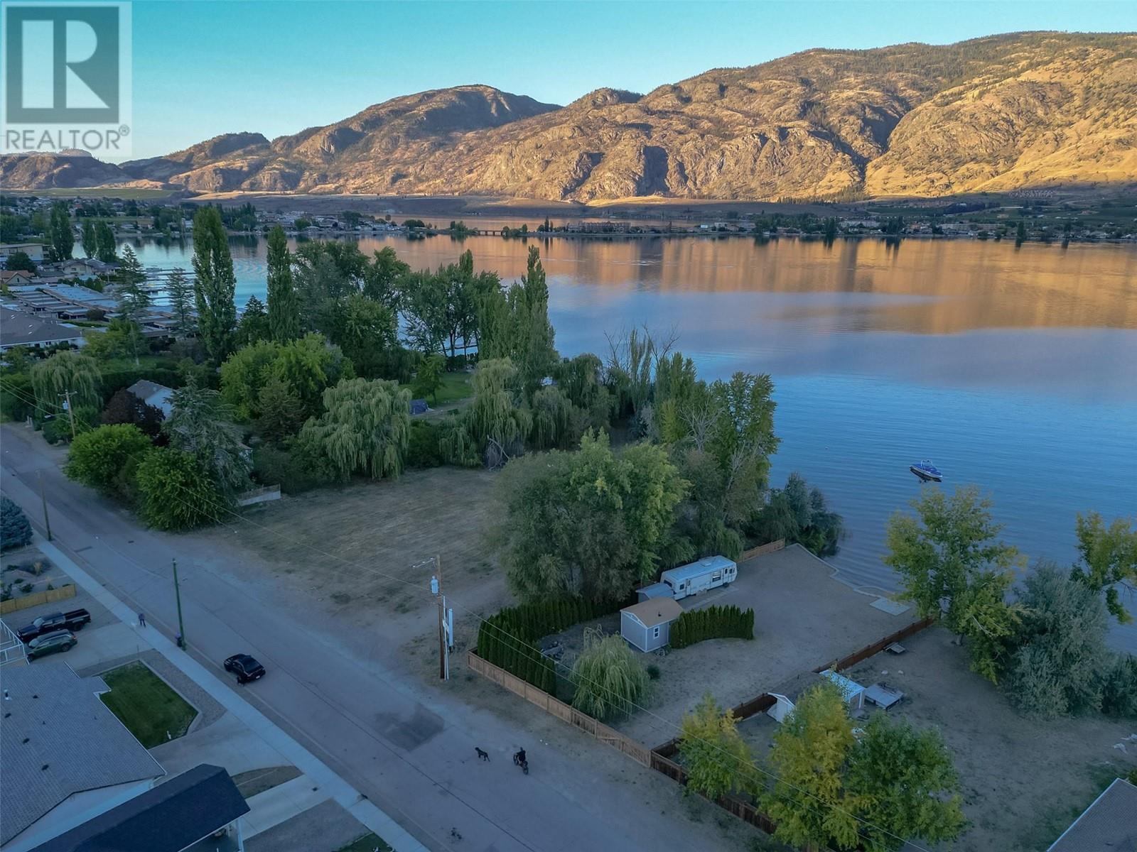 4025 Oleander Drive, Osoyoos, British Columbia  V0H 1V1 - Photo 32 - 10342082