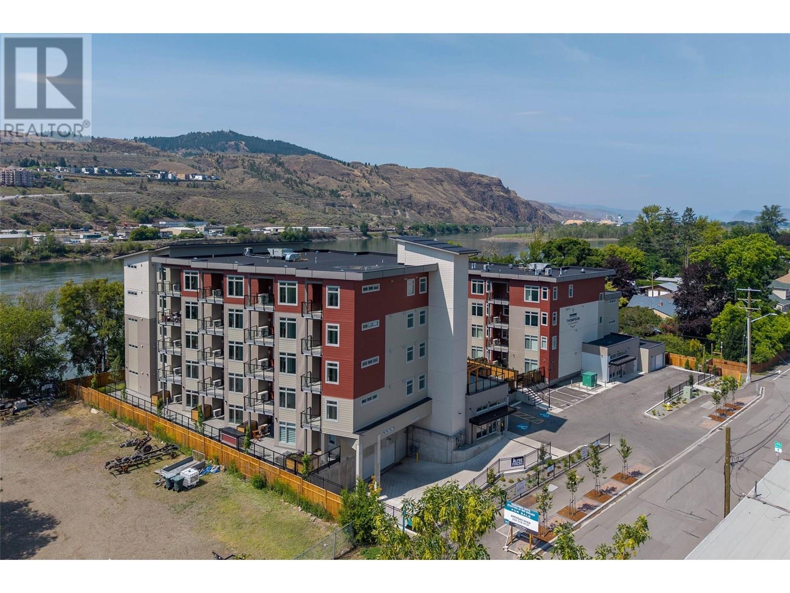 215 Royal Avenue Unit# 305, Kamloops, British Columbia  V2H 1T7 - Photo 2 - 10342198