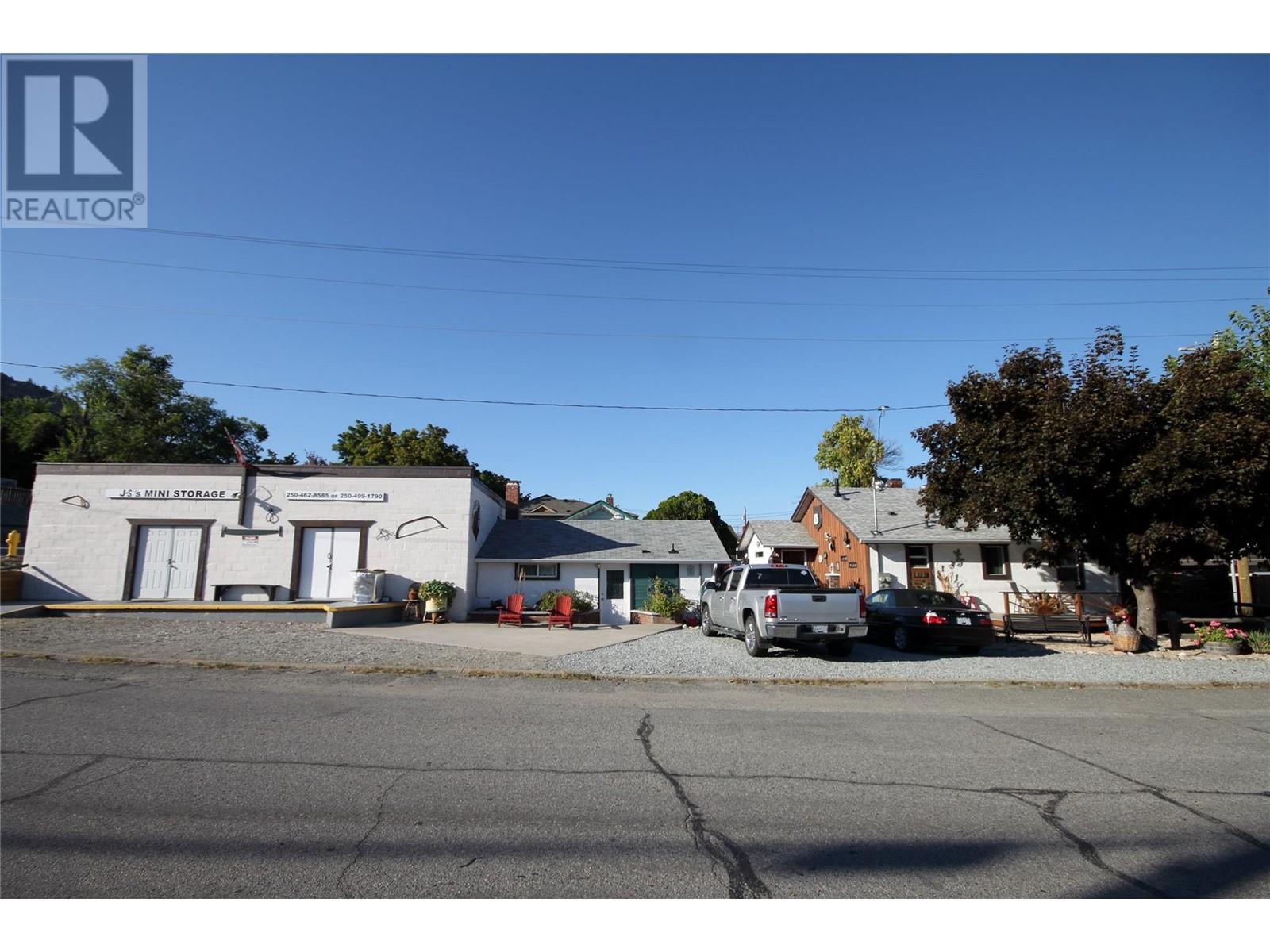 472 Veterans Ave Avenue, Oliver, British Columbia  V0H 1T0 - Photo 1 - 10341749