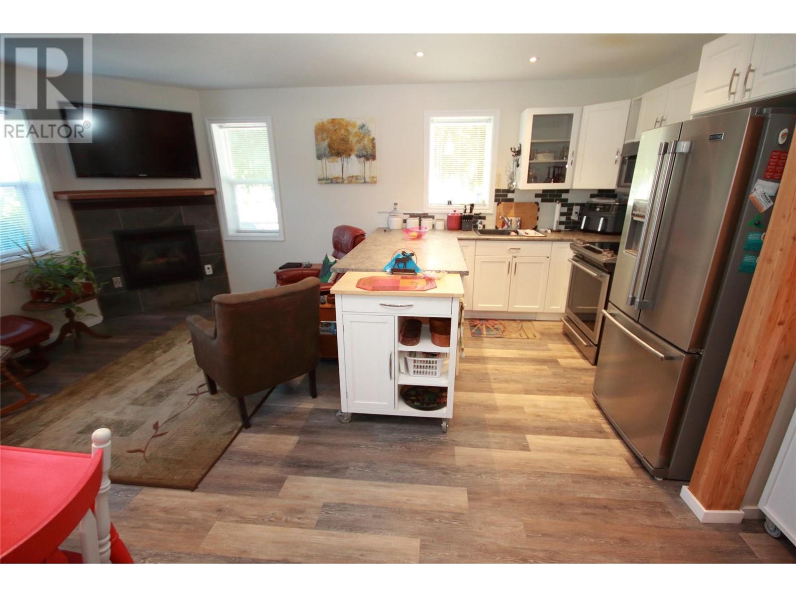 472 Veterans Ave Avenue, Oliver, British Columbia  V0H 1T0 - Photo 6 - 10341749