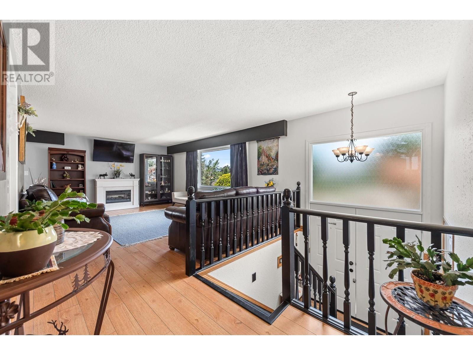 6462 Haven Street, Oliver, British Columbia  V0H 1T0 - Photo 3 - 10342204